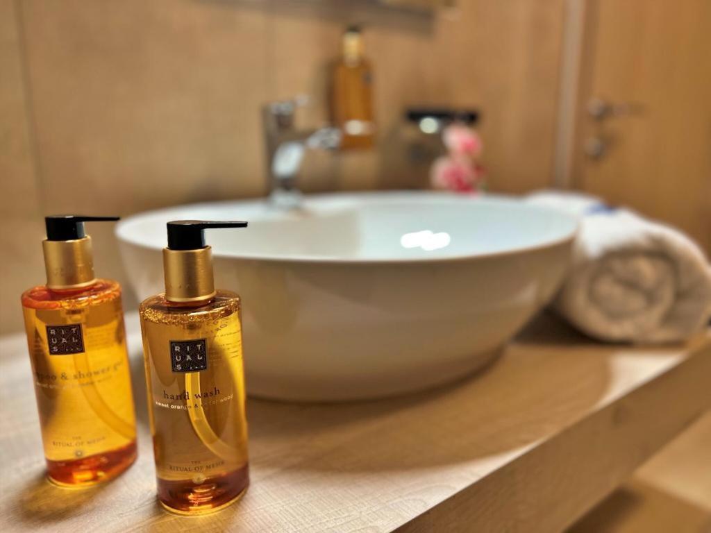Hotel Condor Tulcea Ngoại thất bức ảnh