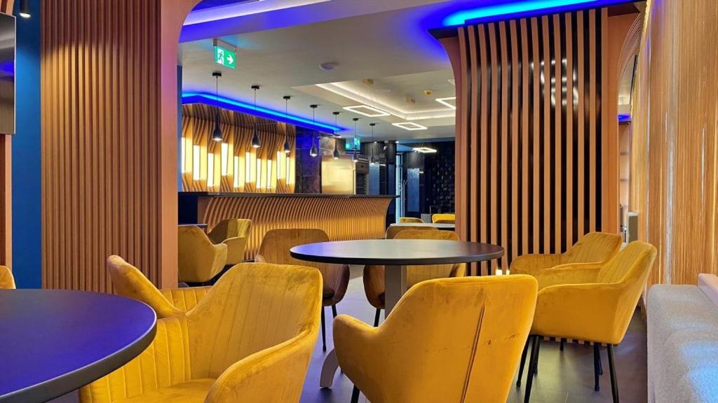 Hotel Condor Tulcea Ngoại thất bức ảnh