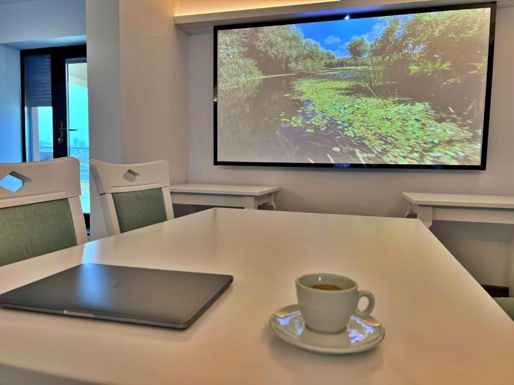 Hotel Condor Tulcea Ngoại thất bức ảnh