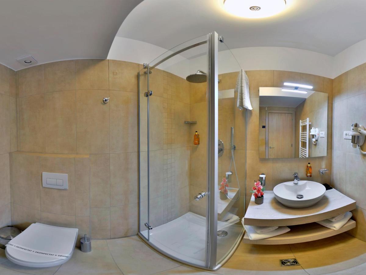 Hotel Condor Tulcea Ngoại thất bức ảnh