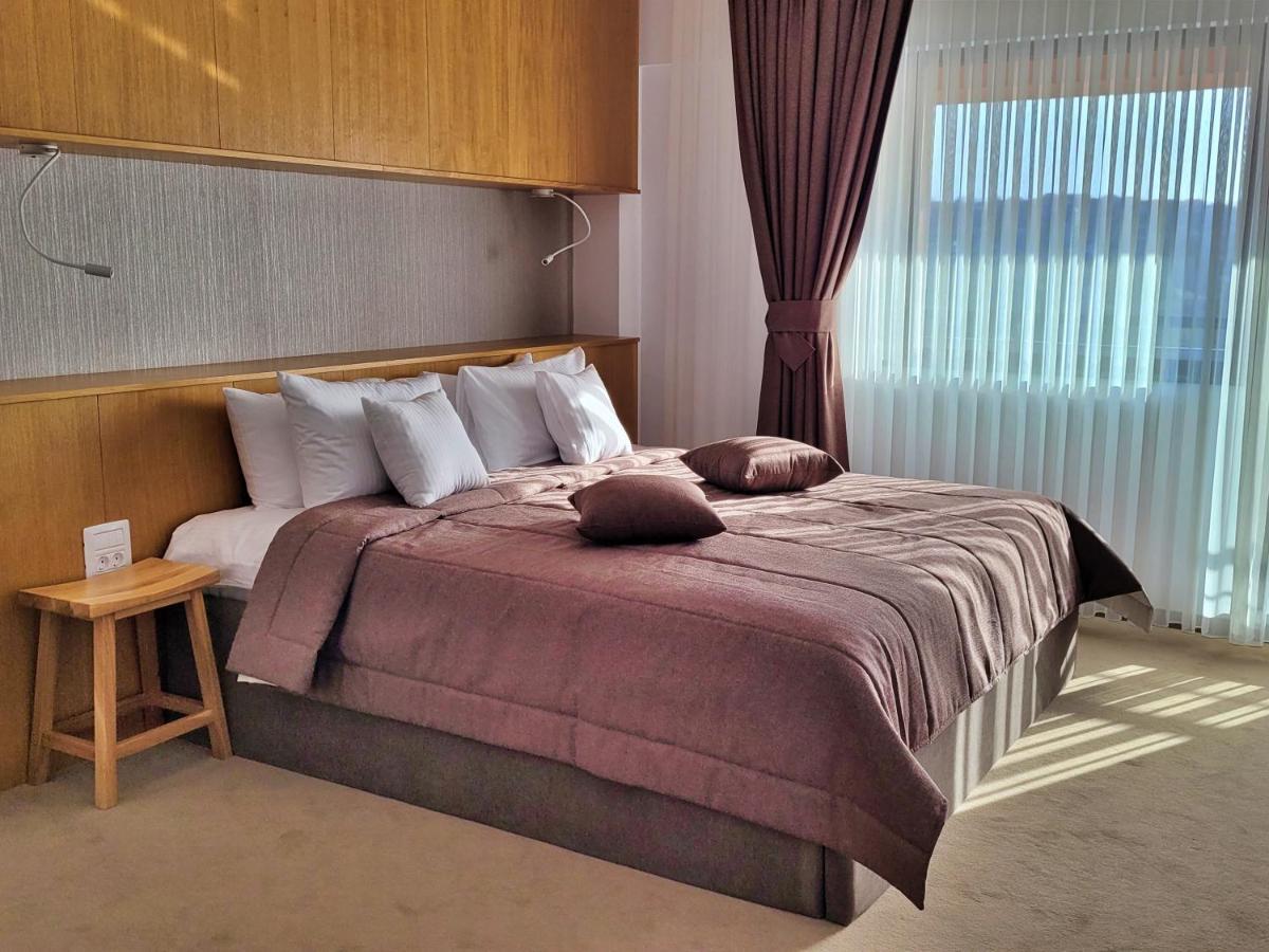 Hotel Condor Tulcea Ngoại thất bức ảnh