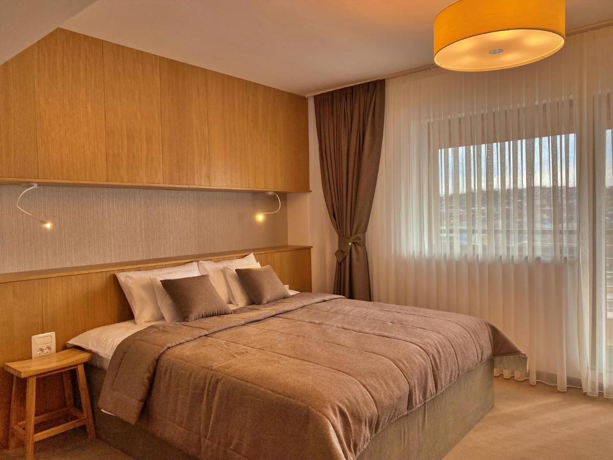 Hotel Condor Tulcea Ngoại thất bức ảnh