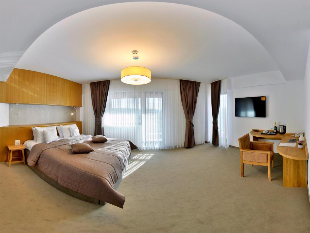 Hotel Condor Tulcea Ngoại thất bức ảnh